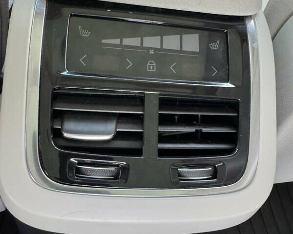 Вольво XC90 Recharge, объемом двигателя 1.97 л и пробегом 99 тыс. км за 48000 $, фото 28 на Automoto.ua
