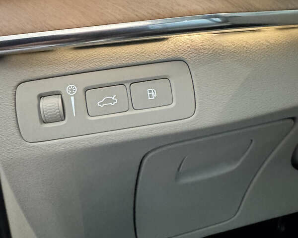 Вольво XC90 Recharge, объемом двигателя 1.97 л и пробегом 99 тыс. км за 48000 $, фото 30 на Automoto.ua