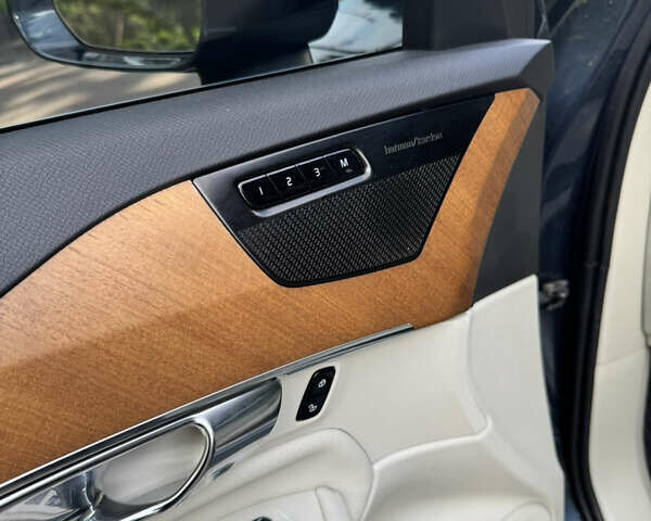 Вольво XC90 Recharge, объемом двигателя 1.97 л и пробегом 99 тыс. км за 48000 $, фото 4 на Automoto.ua