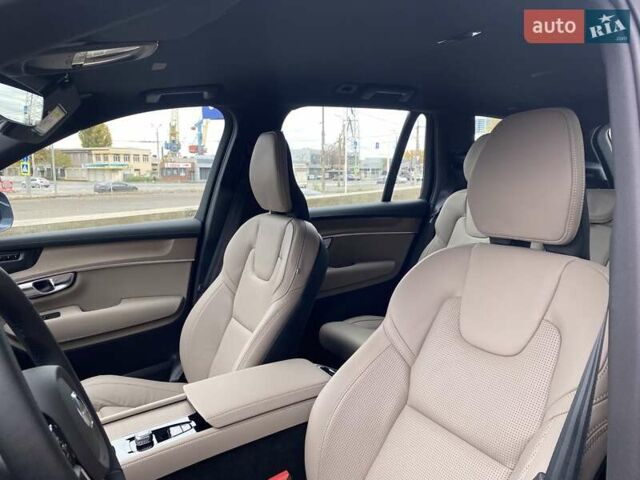 Синий Вольво XC90 Recharge, объемом двигателя 1.97 л и пробегом 1 тыс. км за 92677 $, фото 41 на Automoto.ua