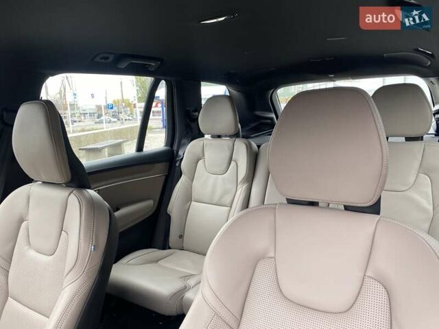 Синий Вольво XC90 Recharge, объемом двигателя 1.97 л и пробегом 1 тыс. км за 92677 $, фото 44 на Automoto.ua