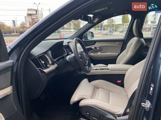 Синий Вольво XC90 Recharge, объемом двигателя 1.97 л и пробегом 1 тыс. км за 92677 $, фото 40 на Automoto.ua