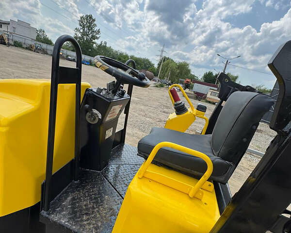 Вакер РД 2011 у Івано-Франківську на Automoto.ua Жовтий Вакер РД, об'ємом двигуна 0 л та пробігом 1 тис. км за 10500 $, фото 3 на Automoto.ua