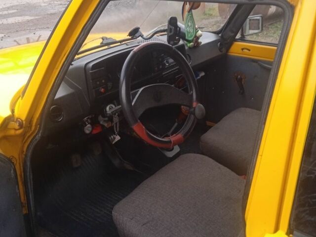 Желтый Вартбург 1.3, объемом двигателя 1.3 л и пробегом 55 тыс. км за 604 $, фото 3 на Automoto.ua