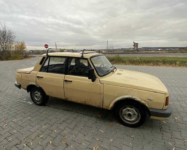 Желтый Вартбург 1.3, объемом двигателя 1.3 л и пробегом 200 тыс. км за 399 $, фото 2 на Automoto.ua