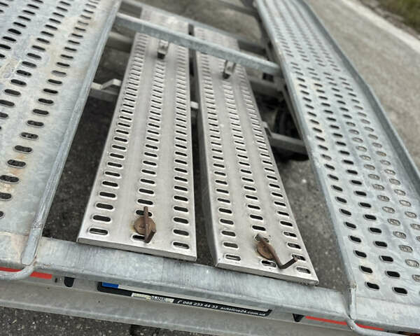 Weekend ВЄ3 2013 у Львові на Automoto.ua Сірий Weekend ВЄ3, об'ємом двигуна 0 л та пробігом 1 тис. км за 2700 $, фото 3 на Automoto.ua