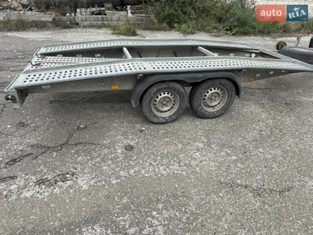 Weekend ВЄ3 2013 у Львові на Automoto.ua Сірий Weekend ВЄ3, об'ємом двигуна 0 л та пробігом 1 тис. км за 2700 $, фото 4 на Automoto.ua