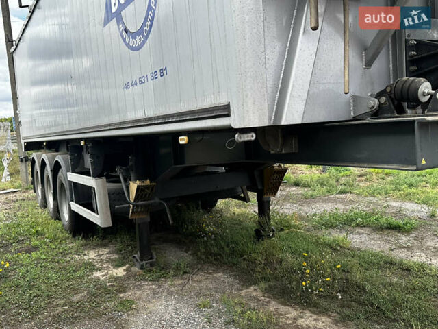 Віелтон НС 2005 у Умани на Automoto.ua Сірий Віелтон НС, об'ємом двигуна 0 л та пробігом 0 тис. км за 27000 $, фото 15 на Automoto.ua