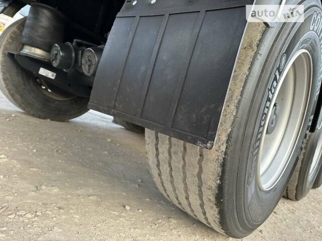 Красный Виелтон SAF, объемом двигателя 0 л и пробегом 777 тыс. км за 25999 $, фото 6 на Automoto.ua