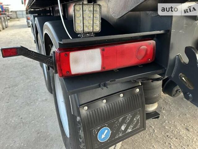 Красный Виелтон SAF, объемом двигателя 0 л и пробегом 777 тыс. км за 25999 $, фото 1 на Automoto.ua