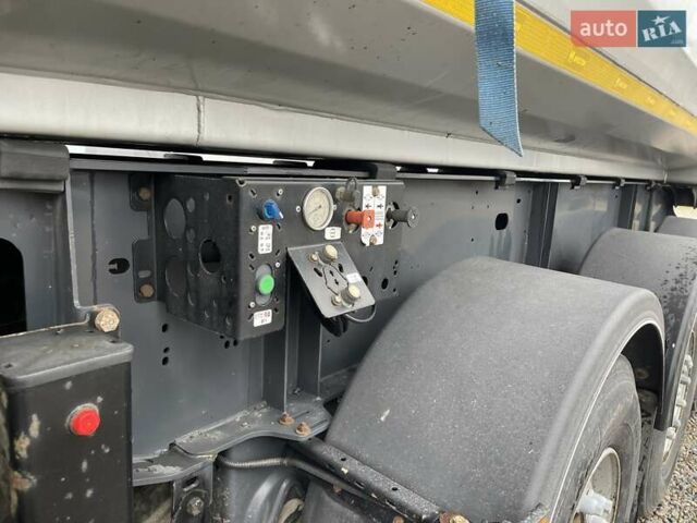 Серый Виелтон SAF, объемом двигателя 0 л и пробегом 200 тыс. км за 23000 $, фото 8 на Automoto.ua