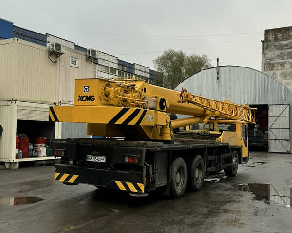 Желтый ХЦМГ КУ, объемом двигателя 9.7 л и пробегом 270 тыс. км за 100000 $, фото 3 на Automoto.ua