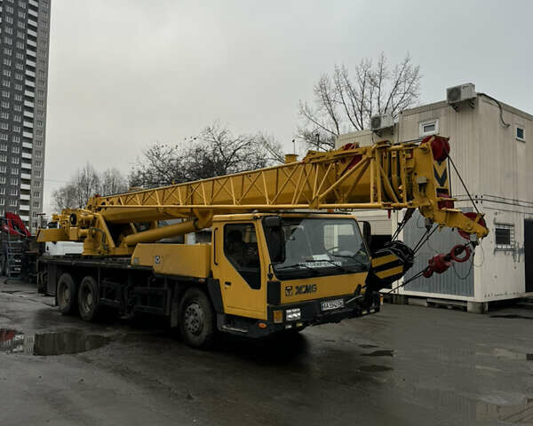 Желтый ХЦМГ КУ, объемом двигателя 9.7 л и пробегом 270 тыс. км за 100000 $, фото 1 на Automoto.ua