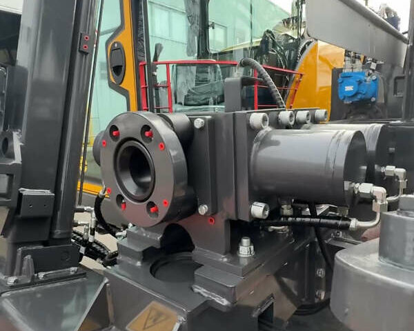 Желтый ХЦМГ XE, объемом двигателя 0 л и пробегом 0 тыс. км за 121000 $, фото 6 на Automoto.ua