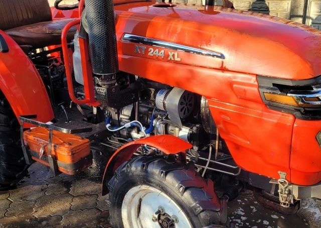 Красный Xingtai XT 244XL, объемом двигателя 0 л и пробегом 150 тыс. км за 5000 $, фото 1 на Automoto.ua