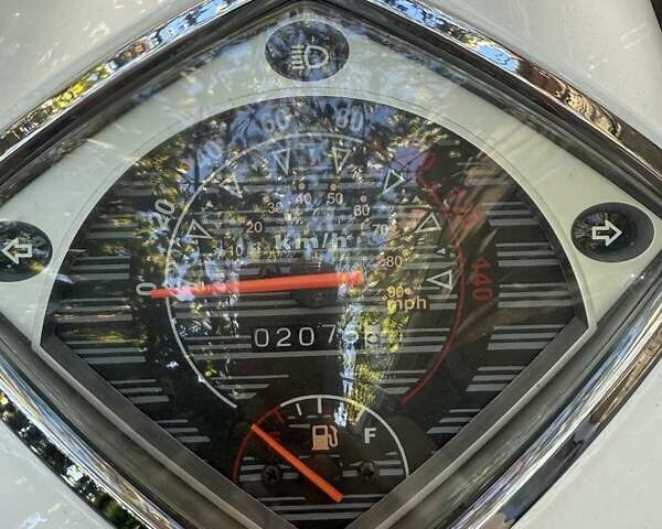 Белый Уибен YB 125T-12, объемом двигателя 0.13 л и пробегом 2 тыс. км за 713 $, фото 2 на Automoto.ua