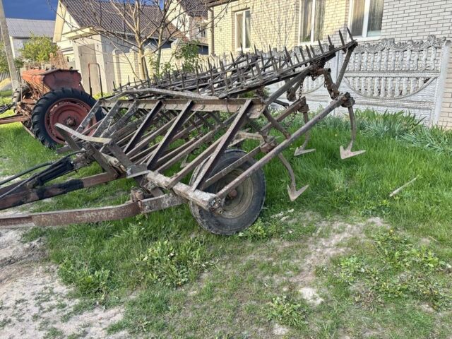 Красный ЮМЗ 6, объемом двигателя 0 л и пробегом 10 тыс. км за 3000 $, фото 3 на Automoto.ua
