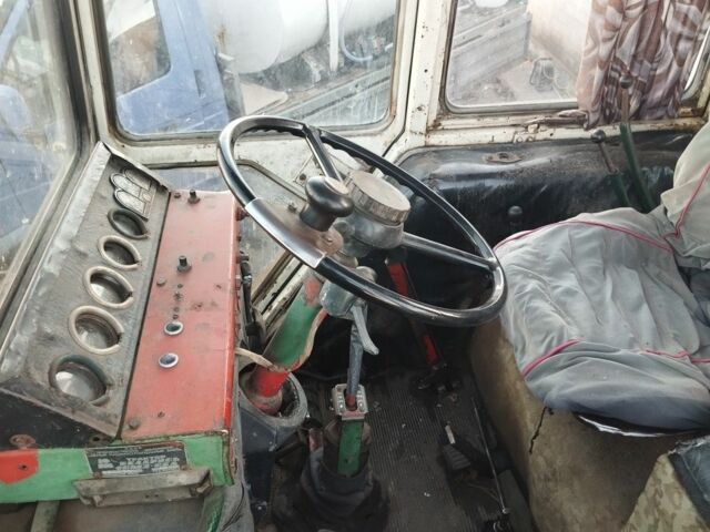 Зелений ЮМЗ 6, об'ємом двигуна 0 л та пробігом 10 тис. км за 3000 $, фото 5 на Automoto.ua