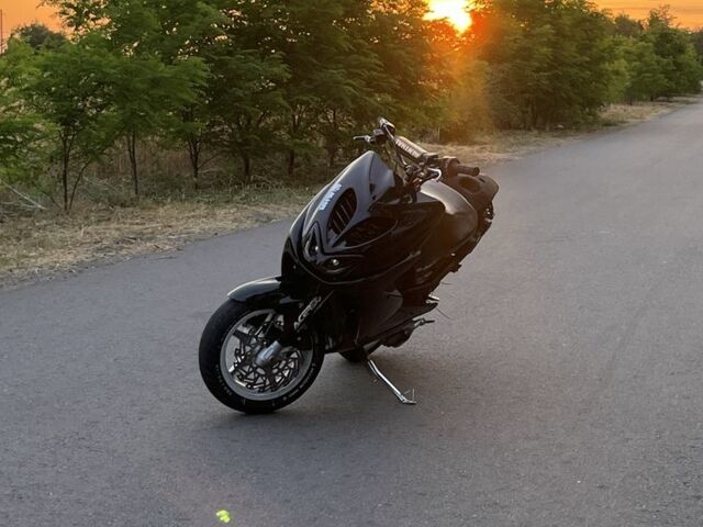 Ямаха Аэрокс 1999 в Кривом Роге на Automoto.ua Ямаха Аэрокс, объемом двигателя 70 л и пробегом 0 тыс. км за 1799 $, фото 6 на Automoto.ua