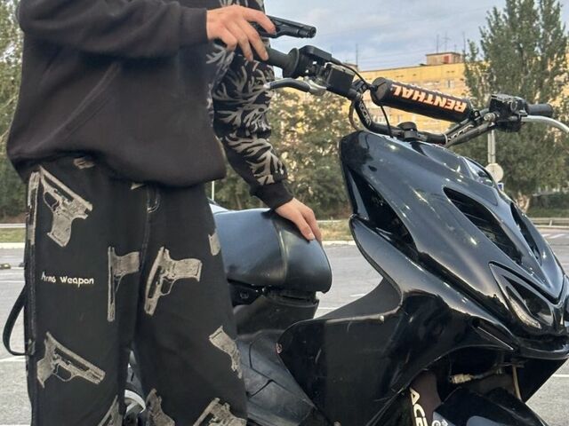 Ямаха Аэрокс 1999 в Кривом Роге на Automoto.ua Ямаха Аэрокс, объемом двигателя 70 л и пробегом 0 тыс. км за 1799 $, фото 10 на Automoto.ua