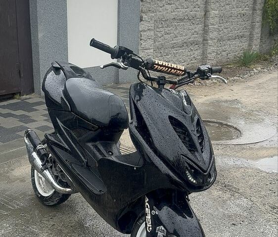 Ямаха Аэрокс 1999 в Кривом Роге на Automoto.ua Ямаха Аэрокс, объемом двигателя 70 л и пробегом 0 тыс. км за 1799 $, фото 9 на Automoto.ua