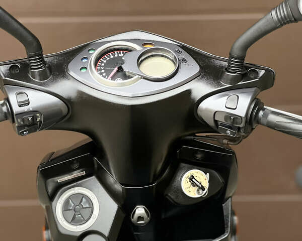 Черный Ямаха Сигнус, объемом двигателя 1.25 л и пробегом 35 тыс. км за 1450 $, фото 12 на Automoto.ua