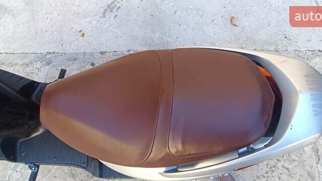 Серый Ямаха Сигнус, объемом двигателя 0.12 л и пробегом 16 тыс. км за 1700 $, фото 7 на Automoto.ua