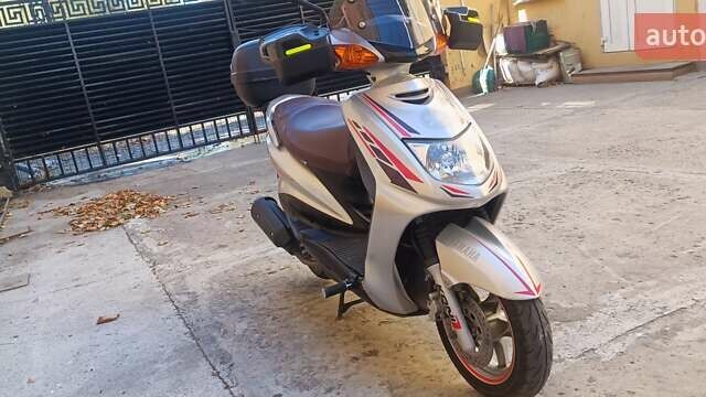 Серый Ямаха Сигнус, объемом двигателя 0.12 л и пробегом 16 тыс. км за 1700 $, фото 1 на Automoto.ua