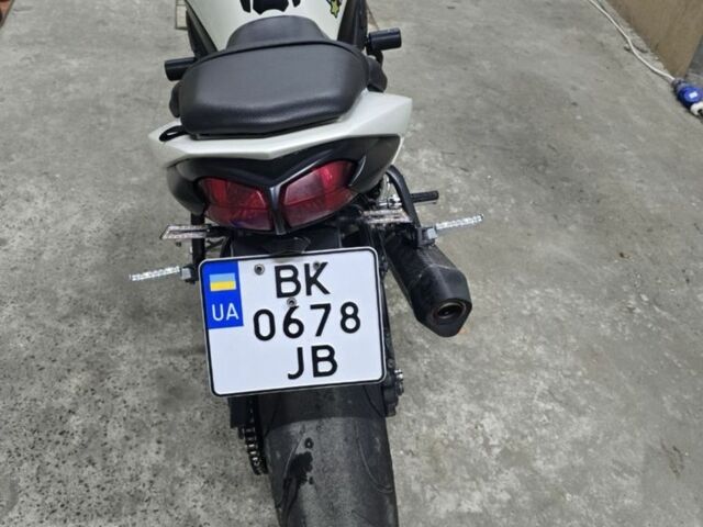Ямаха ФЗ, объемом двигателя 1 л и пробегом 0 тыс. км за 7800 $, фото 2 на Automoto.ua