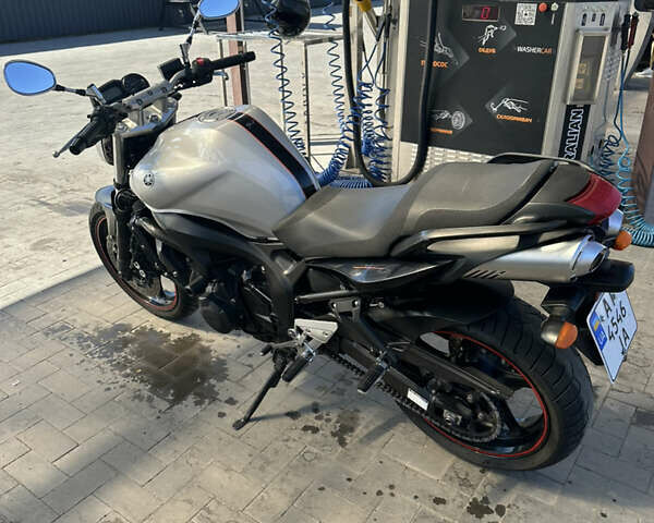 Сірий Ямаха FZ, об'ємом двигуна 0.6 л та пробігом 40 тис. км за 5200 $, фото 3 на Automoto.ua