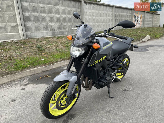 Сірий Ямаха FZ, об'ємом двигуна 0.85 л та пробігом 42 тис. км за 8500 $, фото 7 на Automoto.ua