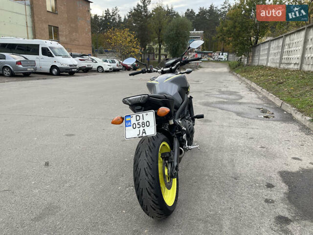 Сірий Ямаха FZ, об'ємом двигуна 0.85 л та пробігом 42 тис. км за 8500 $, фото 3 на Automoto.ua