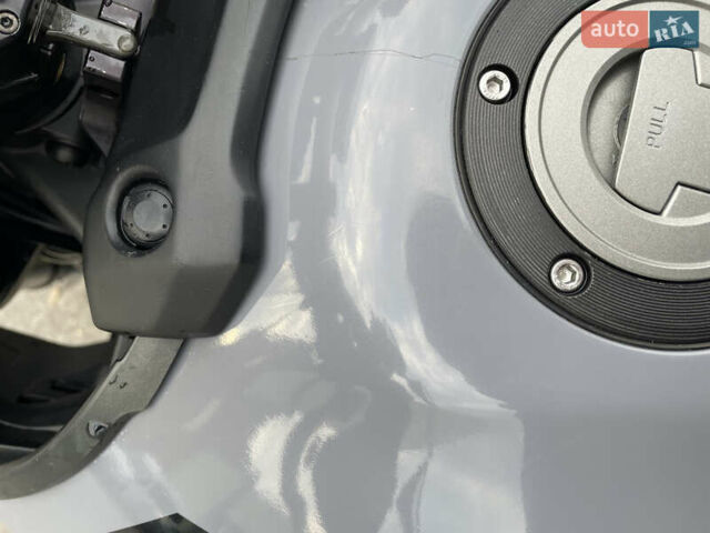 Сірий Ямаха FZ, об'ємом двигуна 0.85 л та пробігом 42 тис. км за 8500 $, фото 11 на Automoto.ua