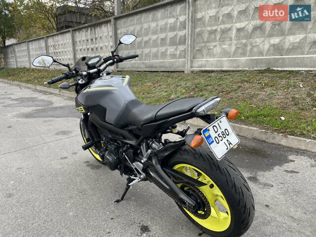 Сірий Ямаха FZ, об'ємом двигуна 0.85 л та пробігом 42 тис. км за 8500 $, фото 4 на Automoto.ua