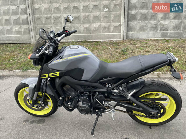Сірий Ямаха FZ, об'ємом двигуна 0.85 л та пробігом 42 тис. км за 8500 $, фото 5 на Automoto.ua