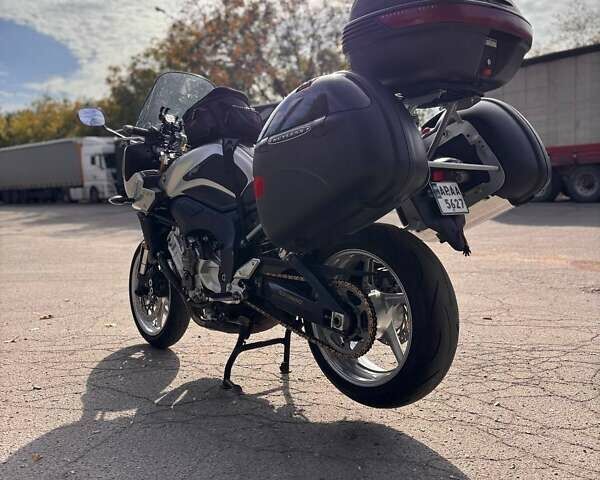Сірий Ямаха FZ, об'ємом двигуна 1 л та пробігом 70 тис. км за 5900 $, фото 3 на Automoto.ua