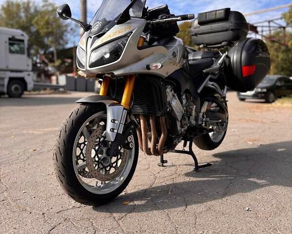 Сірий Ямаха FZ, об'ємом двигуна 1 л та пробігом 70 тис. км за 5900 $, фото 4 на Automoto.ua