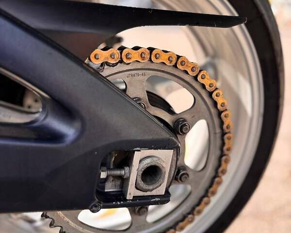 Сірий Ямаха FZ, об'ємом двигуна 1 л та пробігом 70 тис. км за 5900 $, фото 14 на Automoto.ua
