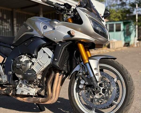 Сірий Ямаха FZ, об'ємом двигуна 1 л та пробігом 70 тис. км за 5900 $, фото 11 на Automoto.ua
