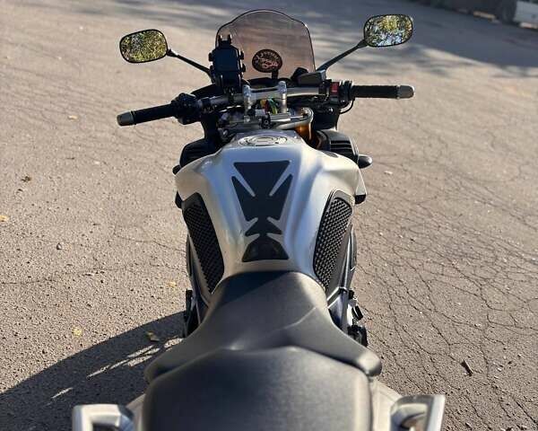 Сірий Ямаха FZ, об'ємом двигуна 1 л та пробігом 70 тис. км за 5900 $, фото 17 на Automoto.ua