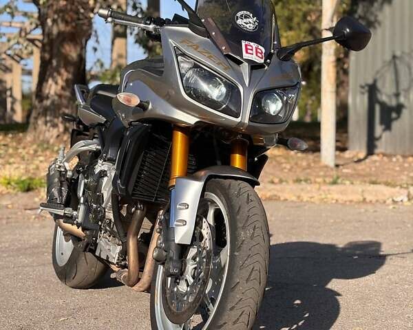 Сірий Ямаха FZ, об'ємом двигуна 1 л та пробігом 70 тис. км за 5900 $, фото 12 на Automoto.ua