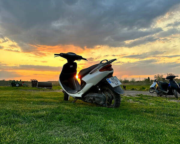 Белый Ямаха Гранд Аксис, объемом двигателя 0 л и пробегом 0 тыс. км за 600 $, фото 1 на Automoto.ua