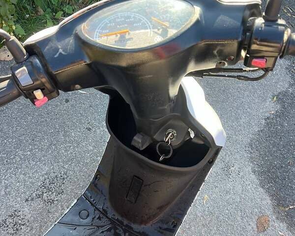 Білий Ямаха Jog, об'ємом двигуна 0.05 л та пробігом 26 тис. км за 593 $, фото 1 на Automoto.ua