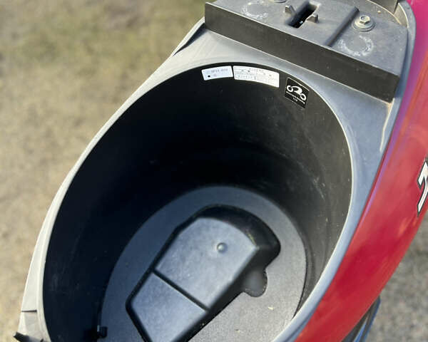 Красный Ямаха Джог, объемом двигателя 0.49 л и пробегом 24 тыс. км за 350 $, фото 7 на Automoto.ua