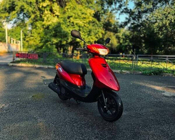 Красный Ямаха Джог, объемом двигателя 0.05 л и пробегом 16 тыс. км за 659 $, фото 2 на Automoto.ua