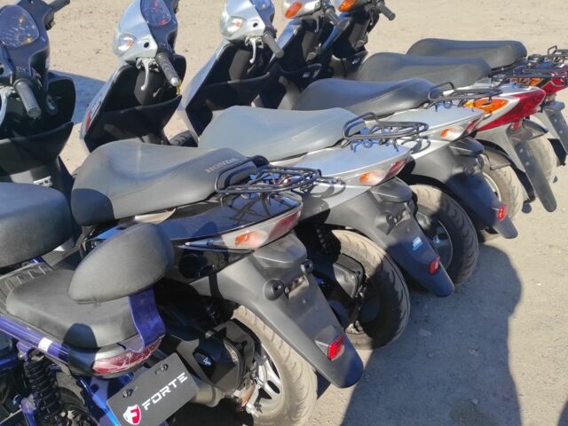 Ямаха Джог, объемом двигателя 50 л и пробегом 0 тыс. км за 800 $, фото 3 на Automoto.ua