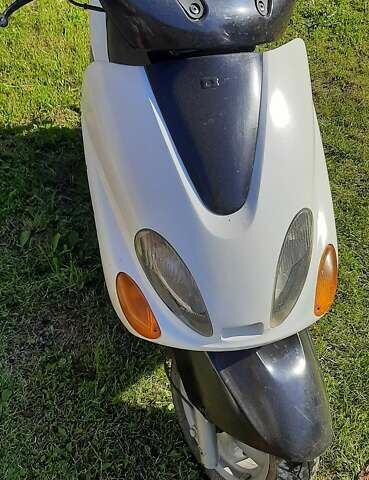 Белый Ямаха Маджести, объемом двигателя 0 л и пробегом 36 тыс. км за 350 $, фото 1 на Automoto.ua