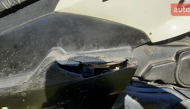 Белый Ямаха Маджести, объемом двигателя 0 л и пробегом 36 тыс. км за 350 $, фото 4 на Automoto.ua