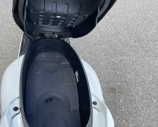 Ямаха Маджести, объемом двигателя 0 л и пробегом 17 тыс. км за 2100 $, фото 9 на Automoto.ua