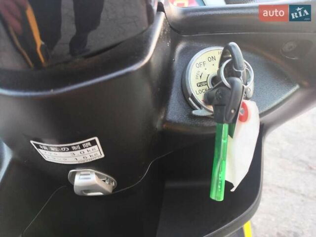 Желтый Ямаха Маджести, объемом двигателя 0.15 л и пробегом 39 тыс. км за 2100 $, фото 9 на Automoto.ua
